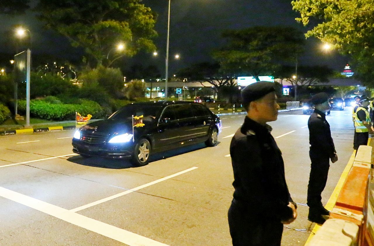 Nhà lãnh đạo Kim Jong-un rời Singapore lên đường về nước ảnh 1