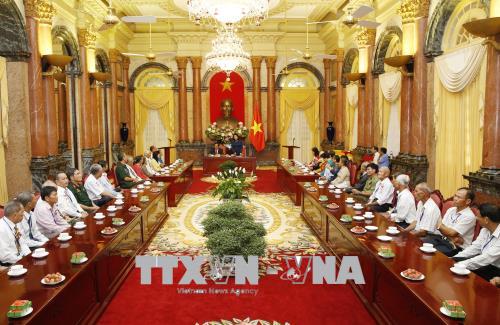 Phó Chủ tịch nước gặp mặt Đoàn đại biểu người có công thành phố Cần Thơ ảnh 2