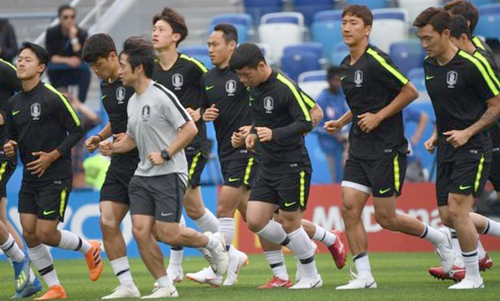 HLV đội tuyển Hàn Quốc tiết lộ chiêu đánh lừa đối thủ tại World Cup 2018 ảnh 1