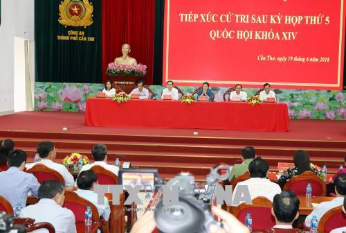 Chủ tịch Quốc hội Nguyễn Thị Kim Ngân tiếp xúc cử tri tại Cần Thơ ảnh 3