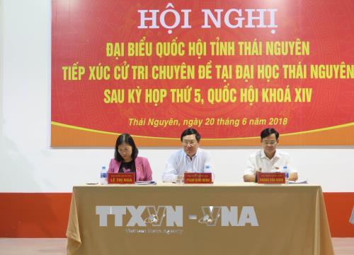 Các đại biểu Quốc hội tiếp xúc cử tri, lắng nghe nhiều ý kiến tâm huyết ảnh 1