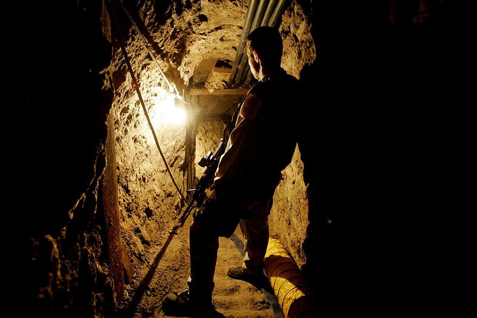 Nhìn lại lịch sử thay đổi biên giới Mỹ-Mexico trong suốt 100 năm ảnh 10