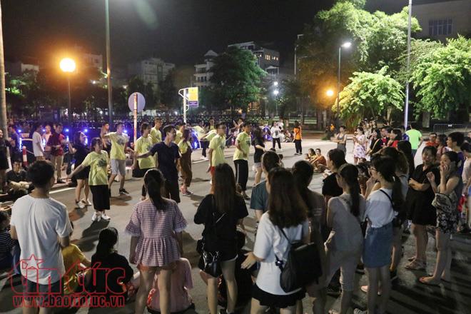 Phố đi bộ Trịnh Công Sơn náo nhiệt hơn nhờ các chương trình nghệ thuật ảnh 1