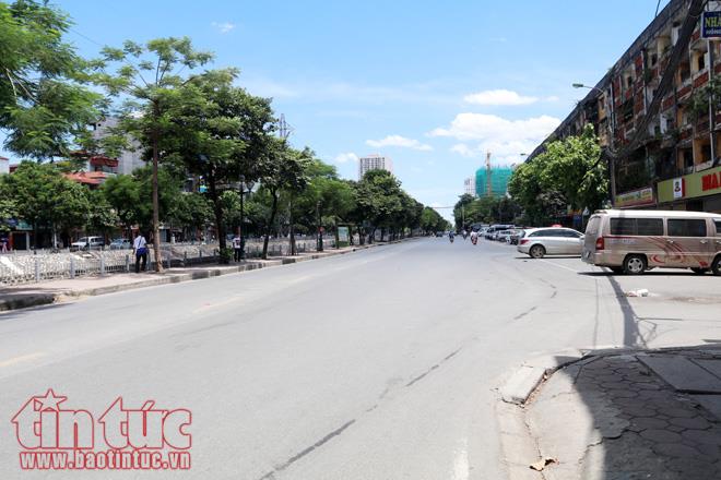 Người dân Hà Nội vật vã trong đợt nắng nóng đỉnh điểm ảnh 15