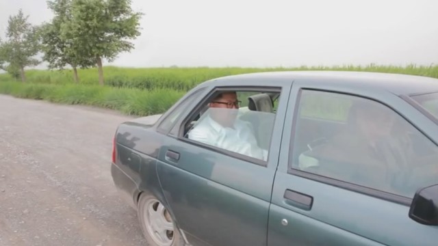 Nhà lãnh đạo Triều Tiên ngồi xe Lada Nga đi thăm đơn vị quân đội ảnh 1