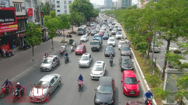 Giao thông hỗn loạn vì phương tiện trộn dòng ảnh 2