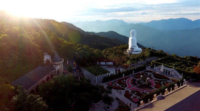 Du khách thăng hoa với 'món mới' tại Bà Nà Hills ảnh 8