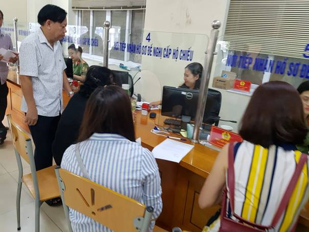 Cải cách hành chính chống tham nhũng vặt - Bài 1: Triệt tiêu 'vòi vĩnh, nhũng nhiễu' ảnh 1