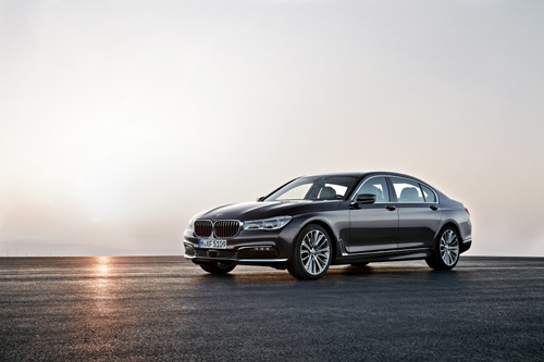 Lô xe BMW mới do Thaco nhập khẩu đã về cảng ảnh 1