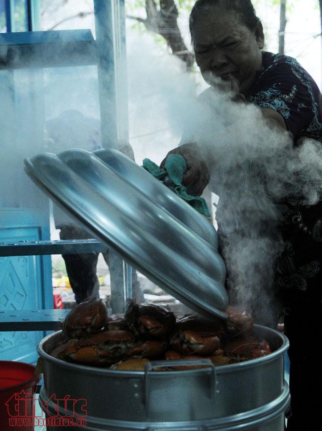 Cua 'dì Ba' giá gần 1 triệu đồng/kg vẫn bán đắt như 'tôm tươi' ảnh 6