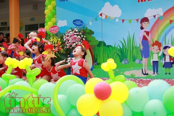 Bé mầm non lã chã nước mắt ngày đầu tiên khai giảng ảnh 13