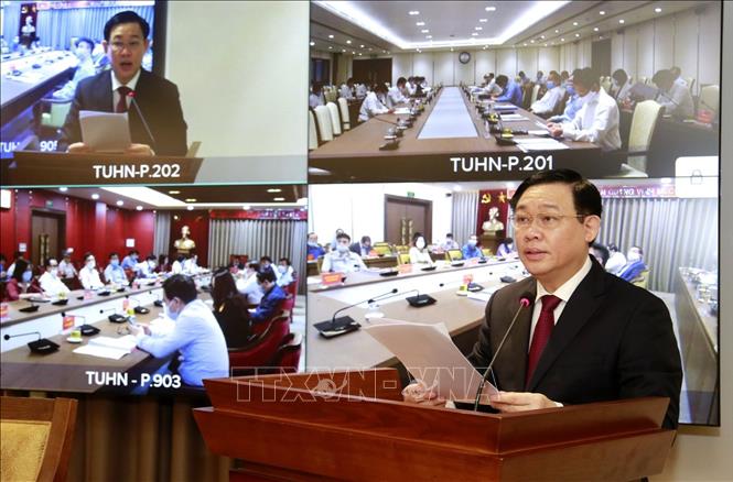 Ban Chấp hành Đảng bộ thành phố Hà Nội thảo luận về phát triển kinh tế - xã hội