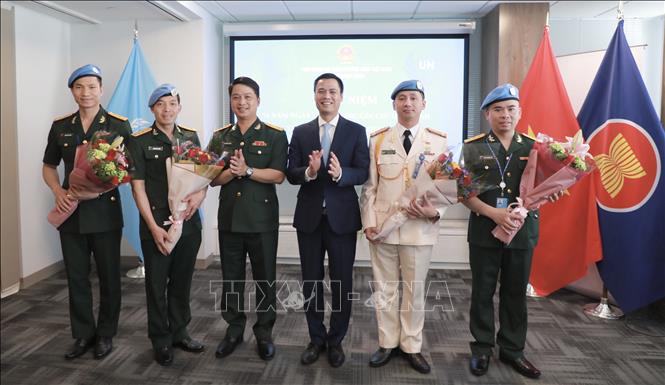 Kỷ niệm 10 năm Việt Nam tham gia hoạt động Gìn giữ hoà bình Liên hợp quốc