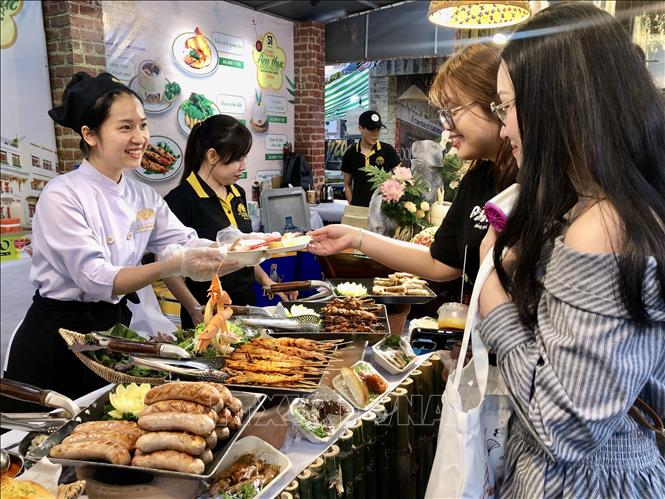 Ẩm thực Việt - Cầu nối văn hóa, động lực phát triển