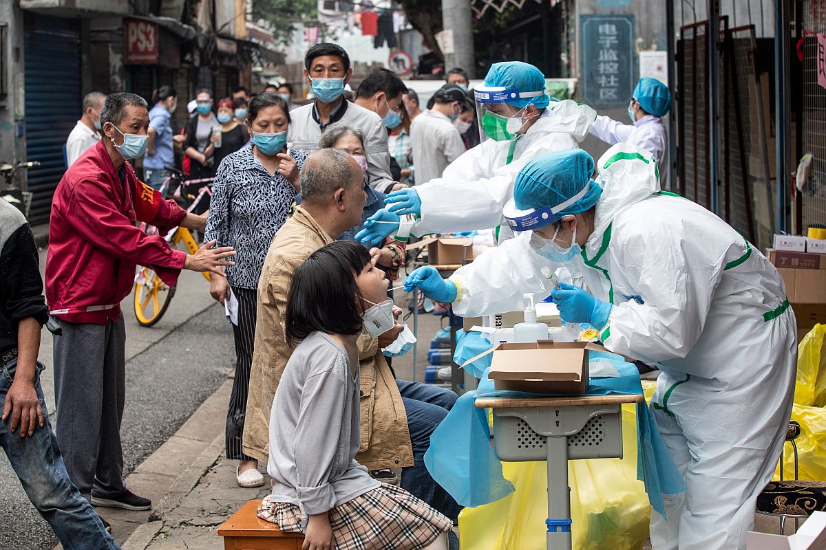 Virus đã từ Vũ Hán lan ra khắp 213 quốc gia và vùng lãnh thổ. Ảnh: THX