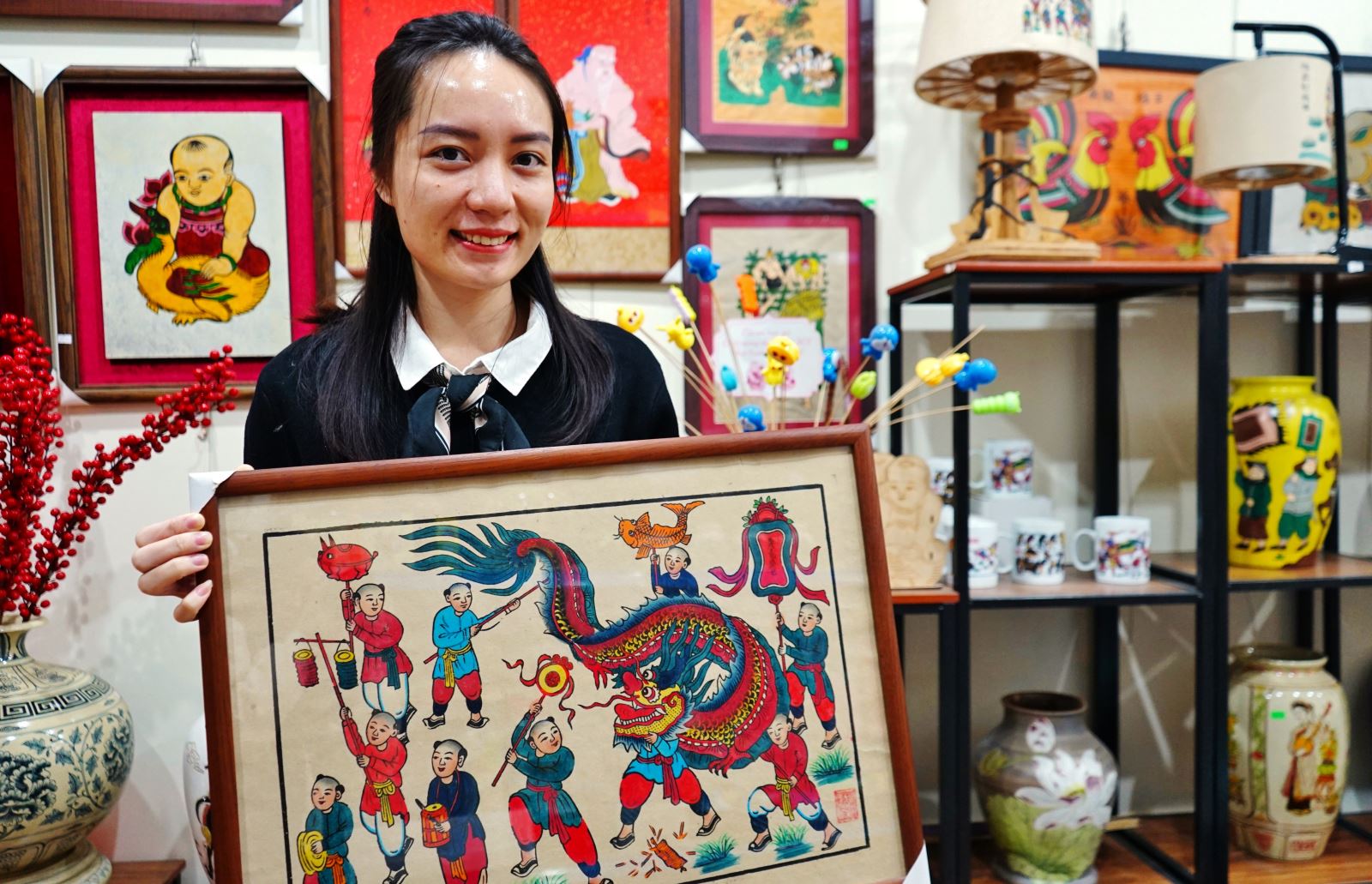 Họa sĩ Cẩm Anh- họa sĩ dự án Magic of color.