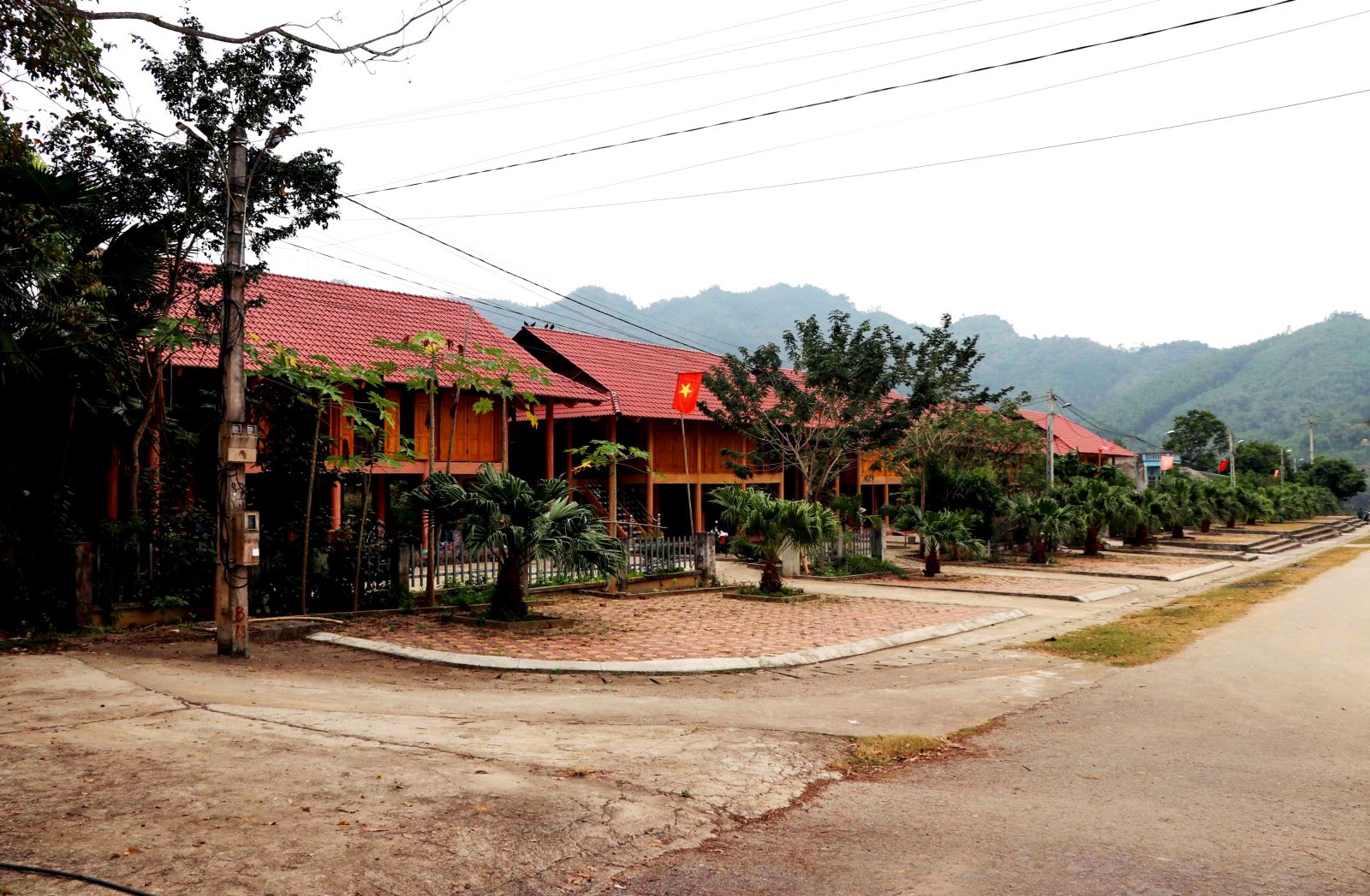 Một góc làng văn hóa thôn Bó Củng, xã Kim Bình. Ảnh: Quang Đán/TTXVN