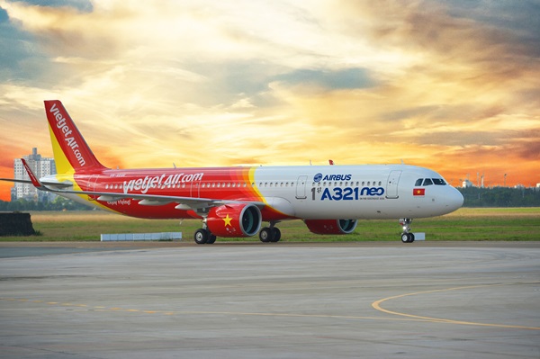 Hàng loạt chuyến bay Vietjet bị ảnh hưởng dây chuyền do bão số 9 