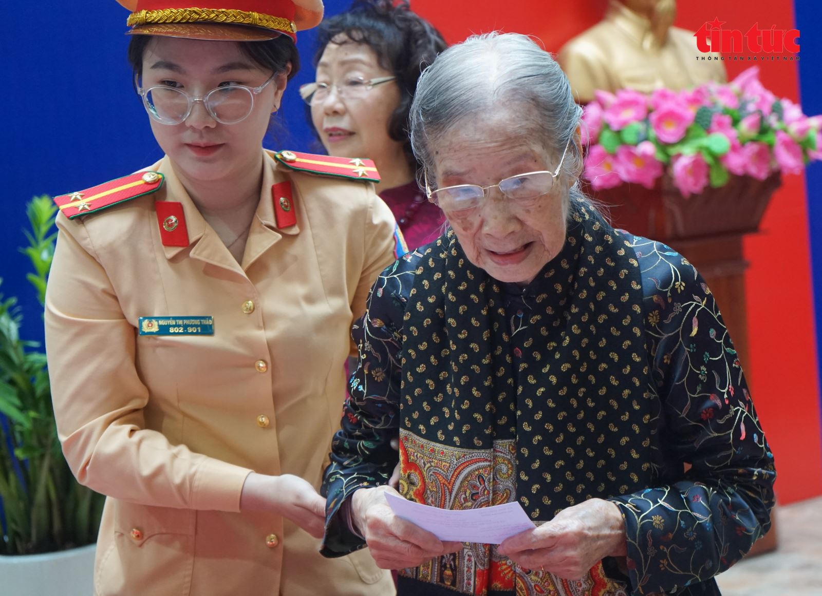 Chú thích ảnh