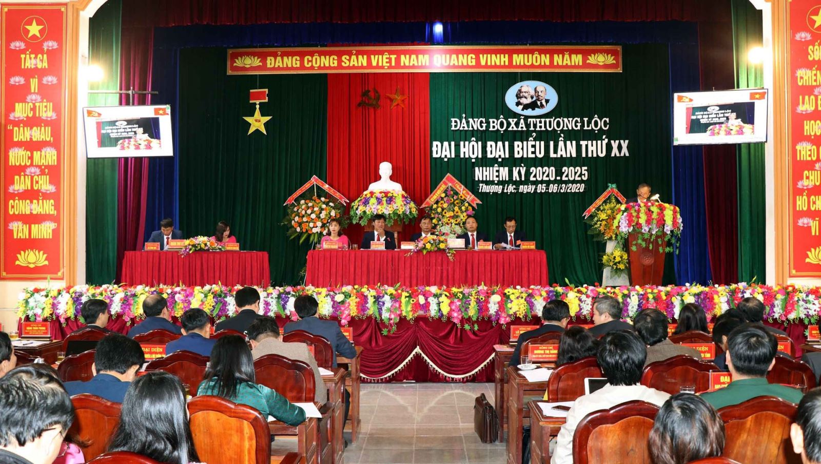 Quang cảnh Đại hội đại biểu xã Thượng Lộc (Hà Tĩnh).