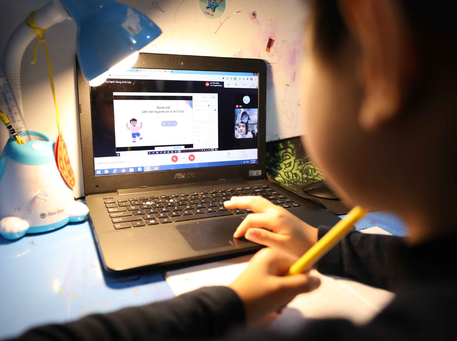 Phụ huynh phải có trách nhiệm tìm hiểu con mình truy cập gì trên internet.