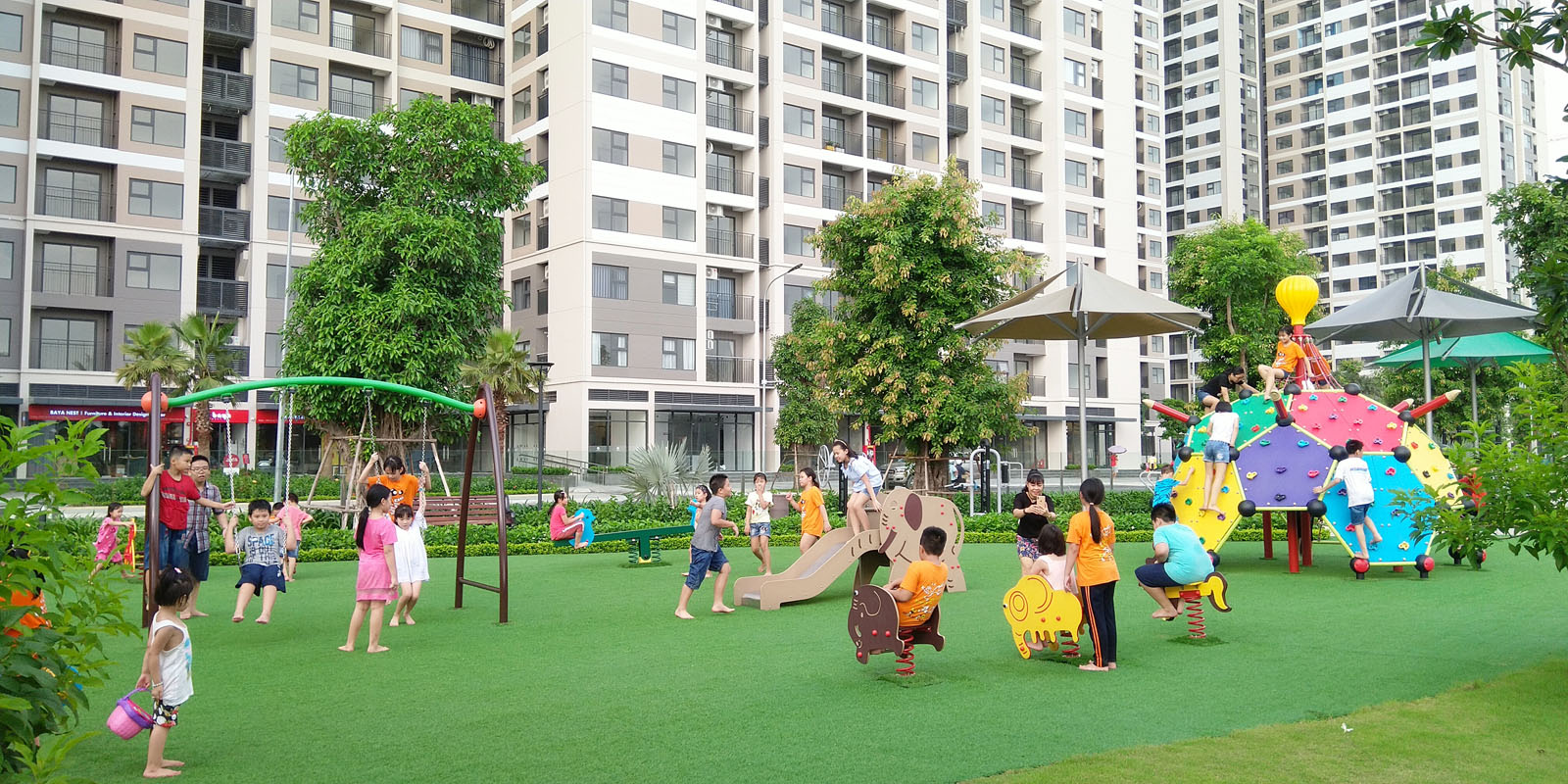 Trẻ em vui chơi tại Khu đô thị Vinhomes Ocean Park (Gia Lâm, Hà Nội).