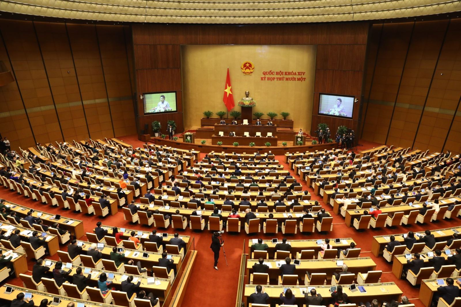 Quang cảnh Kỳ họp thứ 11, Quốc hội khóa XIV.