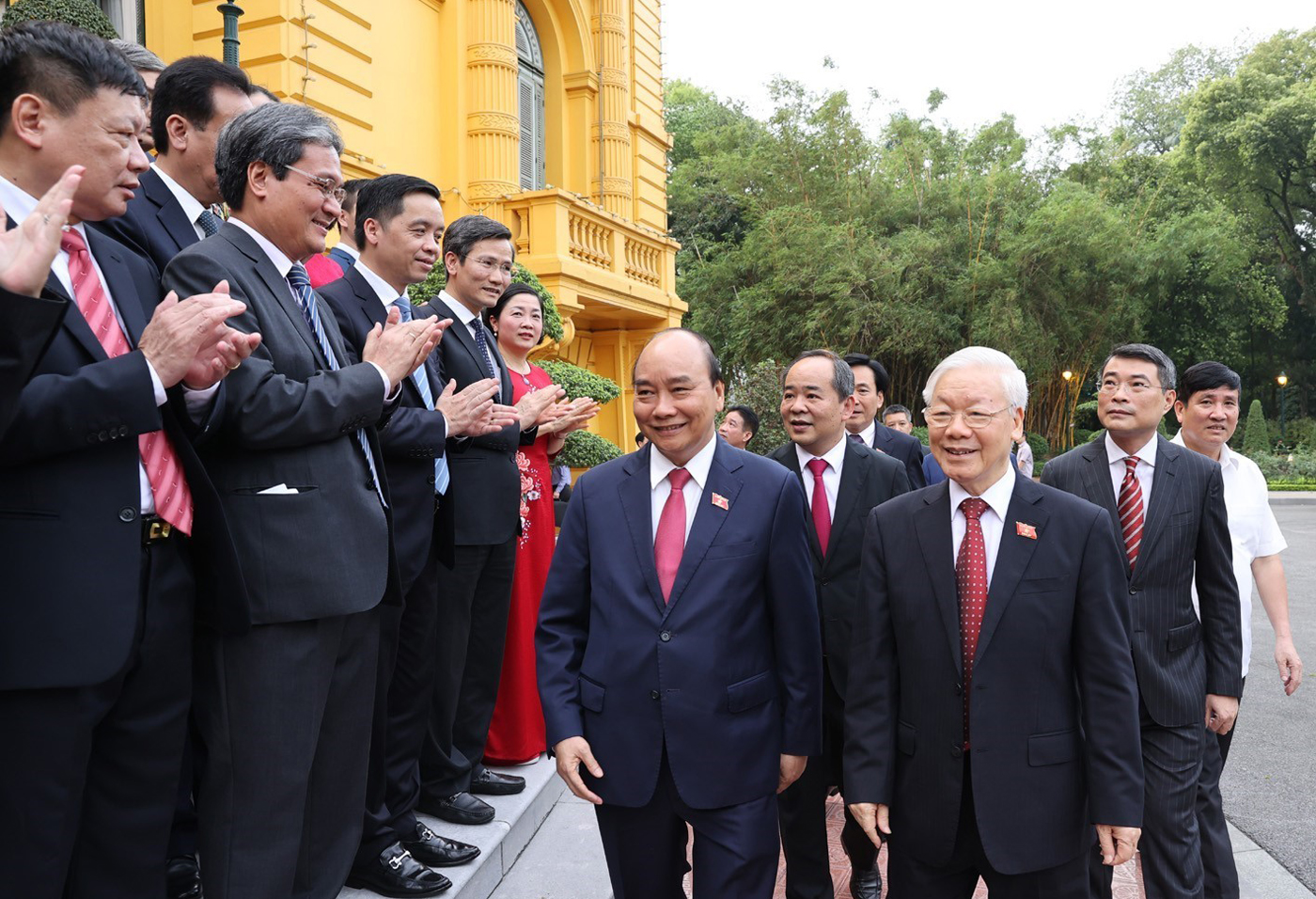Tổng Bí thư Nguyễn Phú Trọng và Chủ tịch nước Nguyễn Xuân Phúc đến dự Lễ bàn giao công việc của Chủ tịch nước.