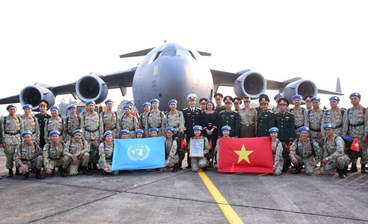 Sáng 26/11/2019, Đoàn cán bộ, chiến sĩ gồm 30 người của Bệnh viện dã chiến cấp 2 số 2 lên đường sang Phái bộ Nam Sudan thực hiện nhiệm vụ gìn giữ hòa bình Liên hợp quốc.
