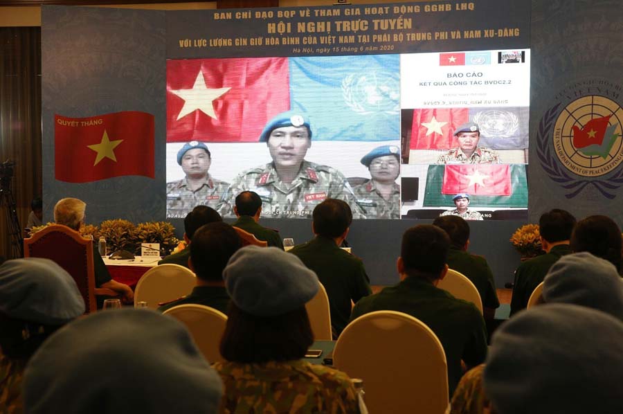 Ban chỉ huy Bộ Quốc phòng họp trực tuyến với các lực lượng Việt Nam thực hiện nhiệm vụ gìn giữ hòa bình LHQ tại CH Trung Phi và Nam Sudan.