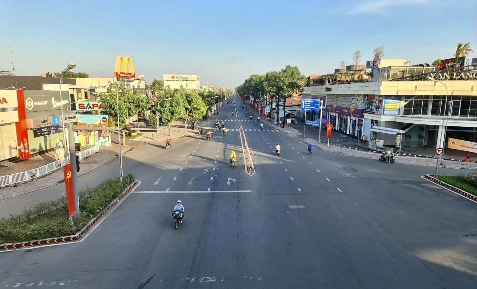 Đường Quang Trung (quận Gò Vấp, TP Hồ Chí Minh) trong những ngày thực hiện giãn cách xã hội theo Chỉ thị 16.