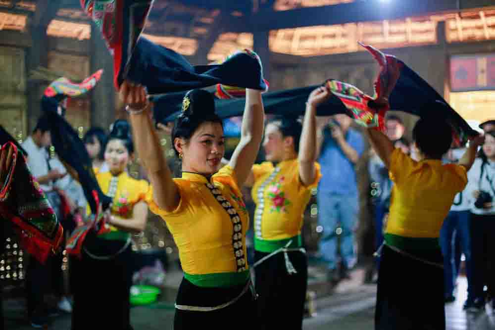 Điệu múa xòe truyền thống của người Thái.
