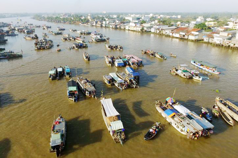 Cảnh nhộn nhịp của chợ nổi Cái Răng (Cần Thơ).