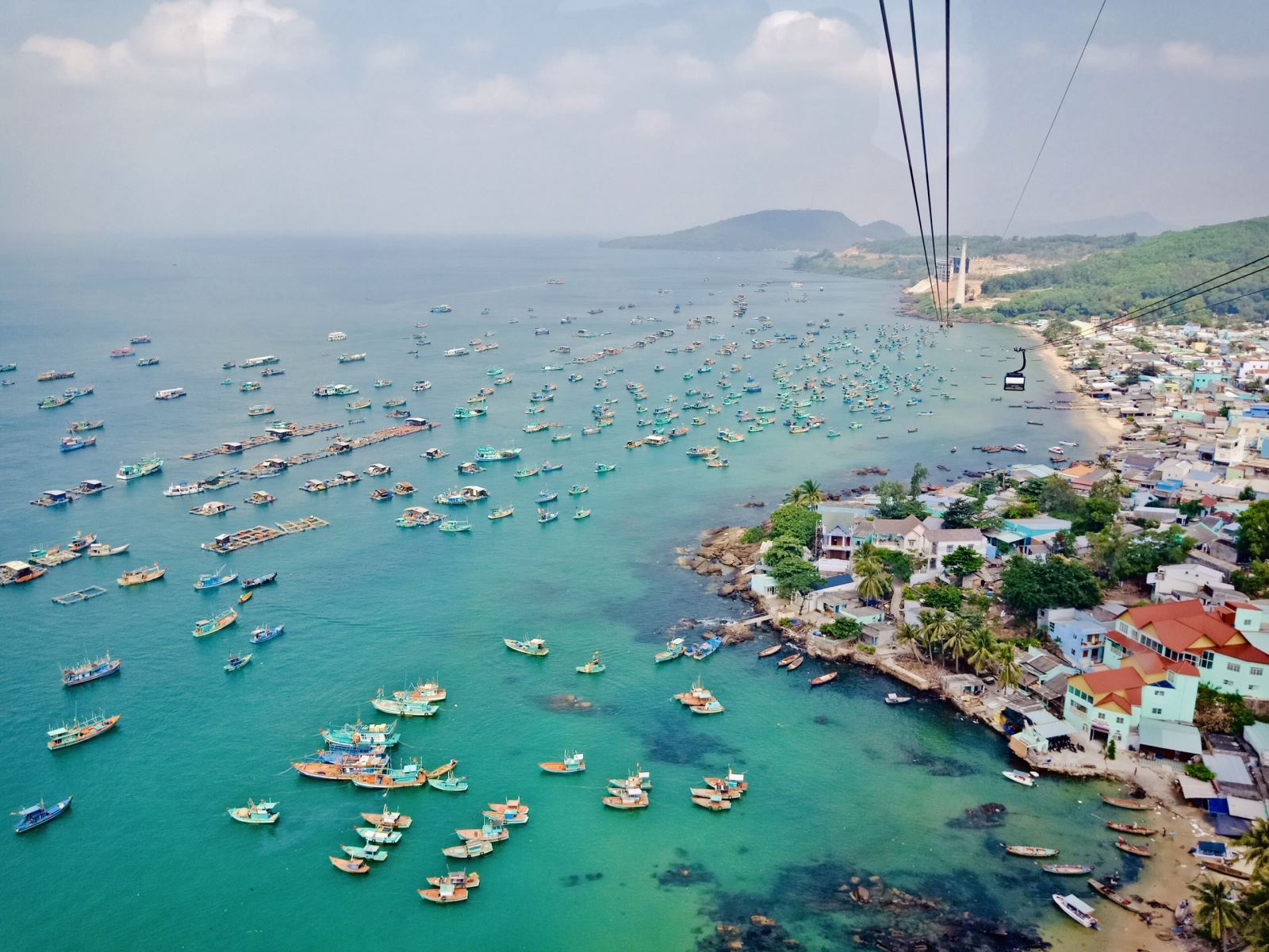 Phú Quốc cần phải đưa ra hướng giải quyết vấn đề môi trường phù hợp để phát triển du lịch bền vững.