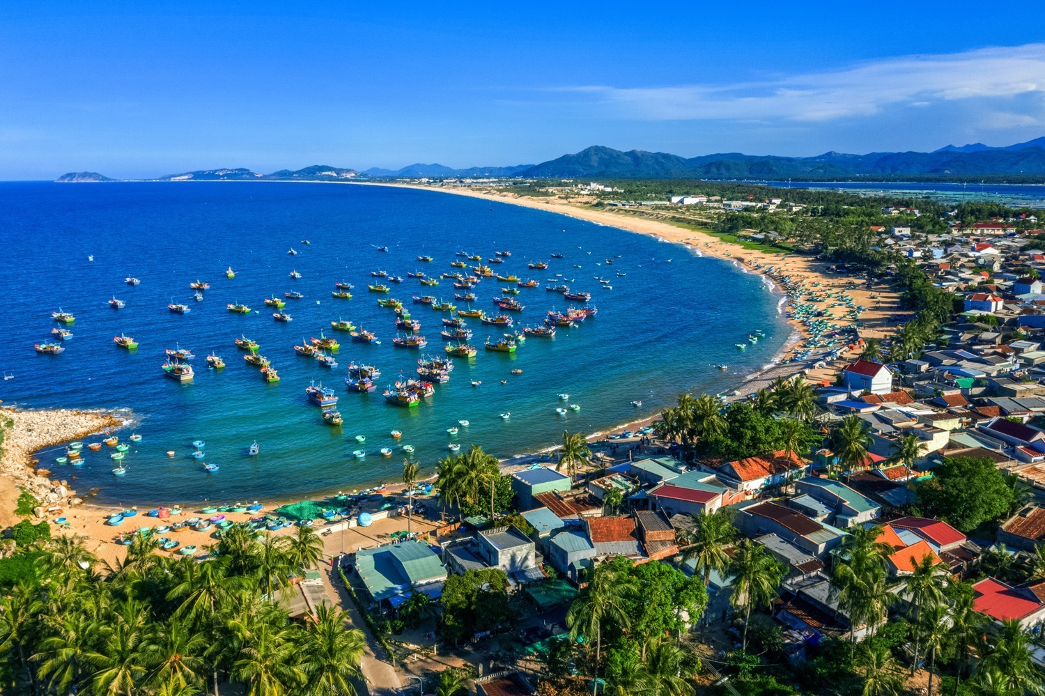 Bến cá Xuân Hải, xã Xuân Hải, thị xã Sông Cầu, Phú Yên.