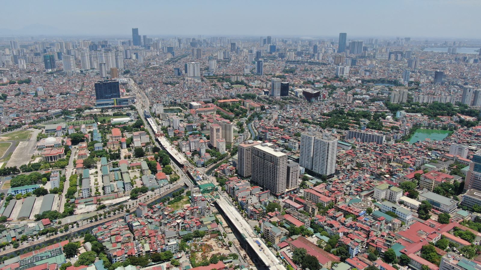 Toàn cảnh Hà Nội nhìn từ cửa ngõ phía nam.