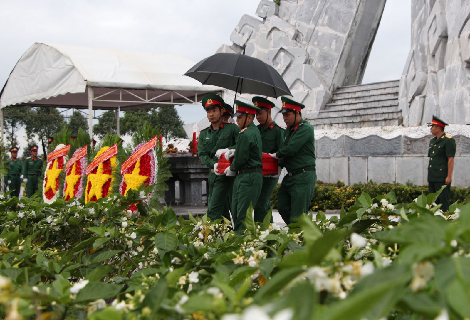Tỉnh Hậu Giang tổ chức Lễ truy điệu, cải táng hài cốt 7 liệt sĩ hy sinh trong kháng chiến chống Pháp và Mỹ.