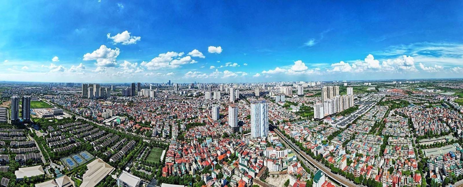 Nhiều tuyến đường vành đai, trục hướng tâm, cầu vượt được đầu tư, từng bước hình thành hệ thống giao thông đường bộ khép kín.