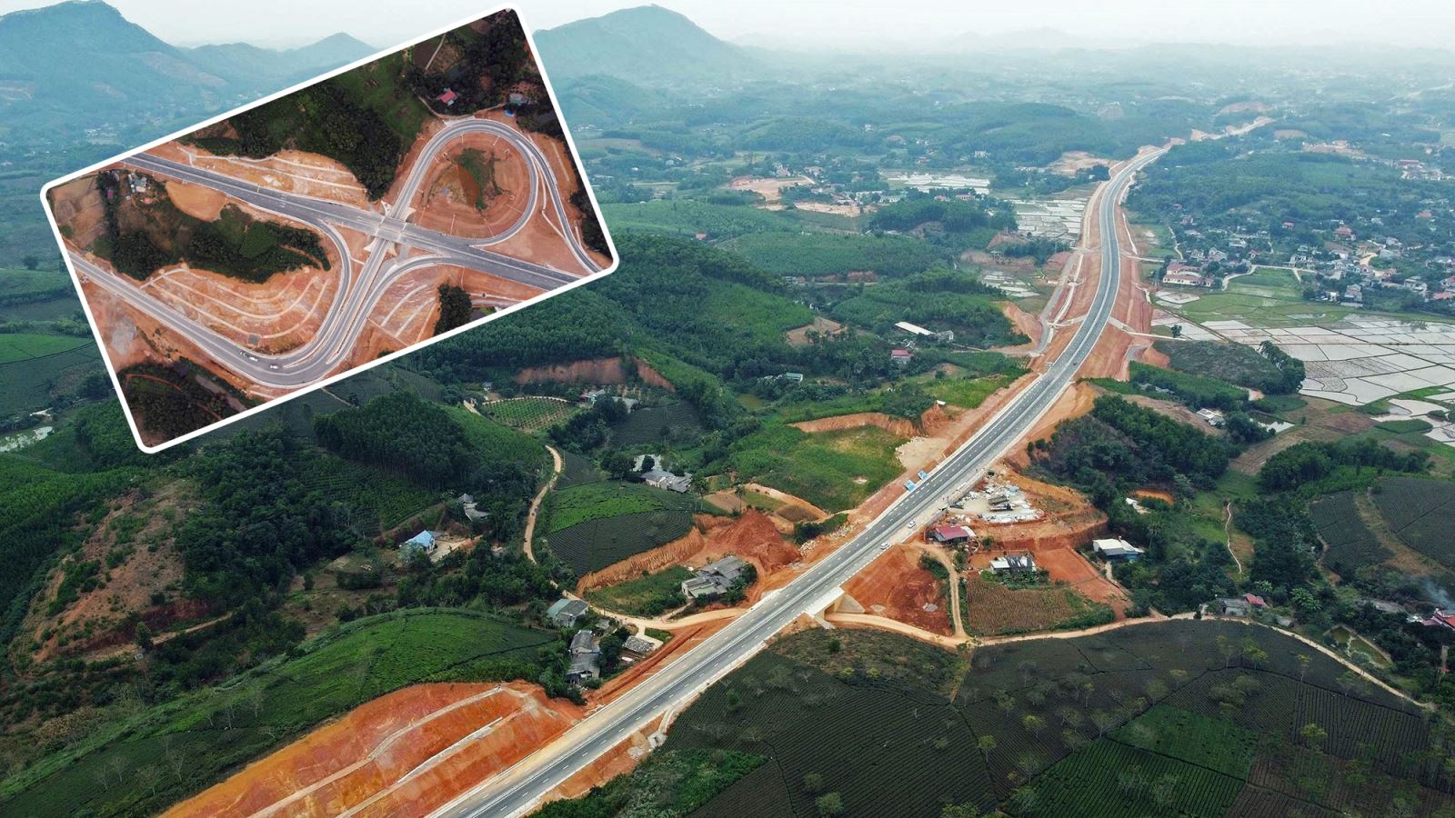 Việc hoàn thành 14 dự án giao thông trọng điểm, trong đó có các dự án thành phần cao tốc Bắc - Nam giai đoạn 1, đã nâng tổng chiều dài đường bộ cao tốc của cả nước lên 1.892 km. Kết quả này góp phần hiện thực hóa một trong ba đột phá của Chiến lược phát triển kinh tế - xã hội giai đoạn 2021 - 2030. Trong ảnh: Cao tốc Tuyên Quang - Phú Thọ được khởi công từ cuối tháng 2/2021, chính thức khánh thành sáng 24/12/2023.