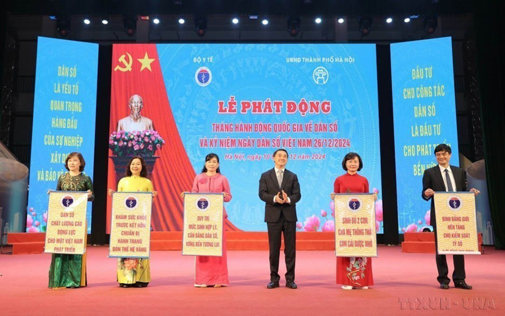 Bộ Y tế phối hợp với UBND thành phố Hà Nội tổ chức Lễ phát động tháng hành động Quốc gia về Dân số (26/12) năm 2024, với chủ đề “Nâng cao chất lượng dân số để đất nước phồn vinh, gia đình hạnh phúc”, ngày 10/12/2024.