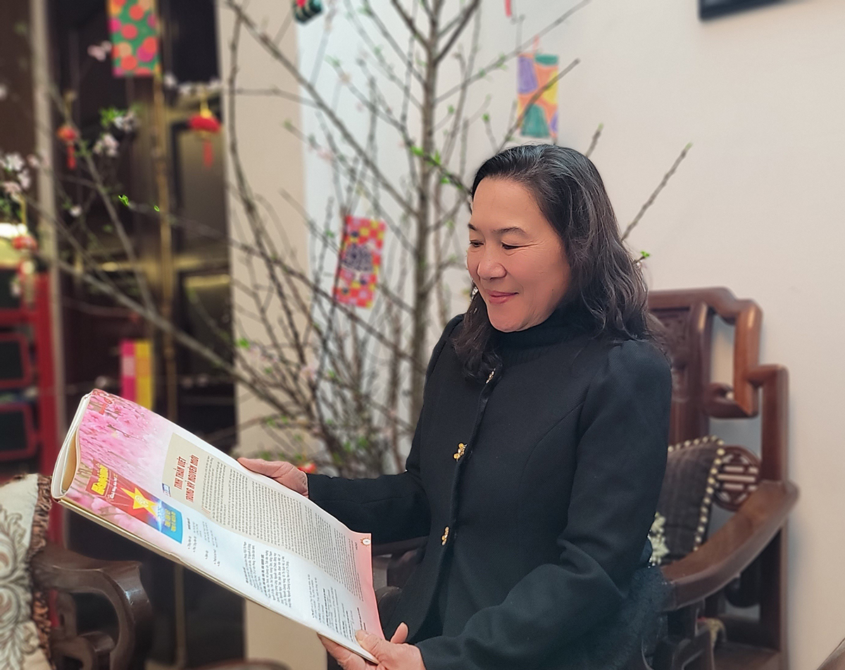 Bà Nguyễn Ngọc Trinh, Bí thư Chi bộ khu dân cư số 10, phường Thanh Nhàn, quận Hai Bà Trưng.
