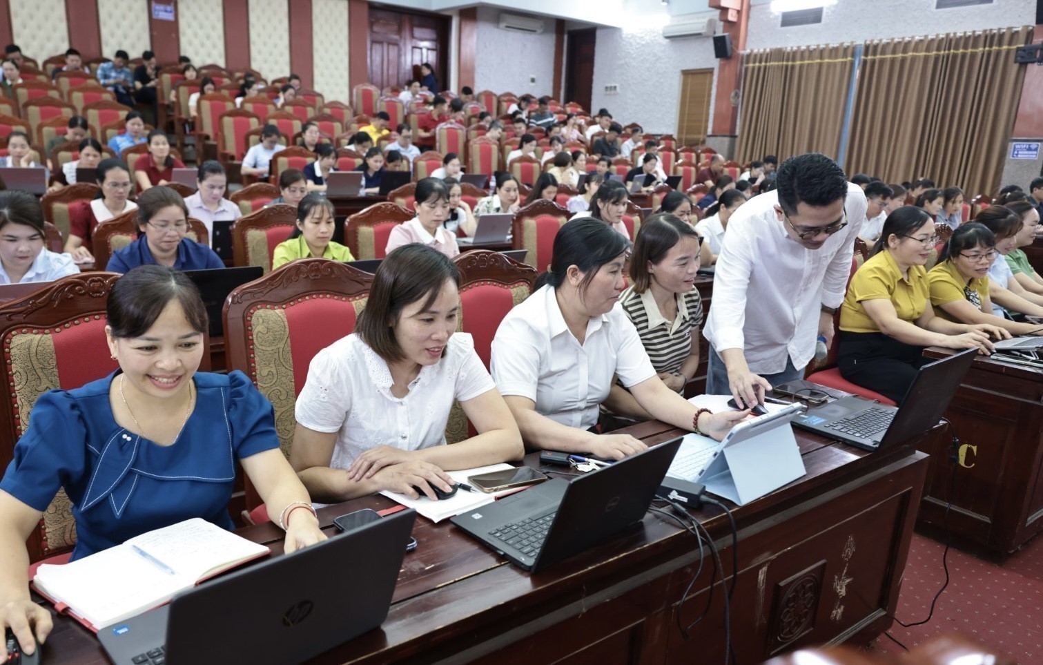 Chương trình đào tạo, ứng dụng trí tuệ nhân tạo (AI) cho cán bộ, công chức, trường học các xã vùng cao của tỉnh Tuyên Quang.