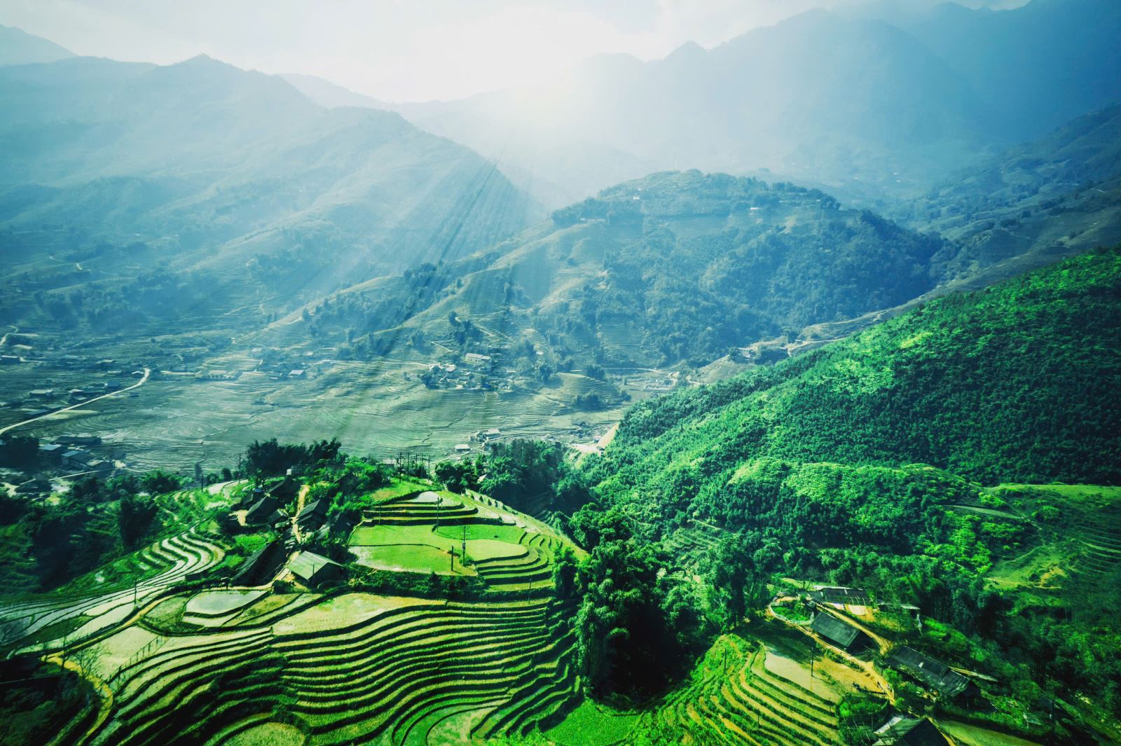 Những thửa ruộng bậc thang là sự kết hợp hài hòa vẻ đẹp của tạo hóa.