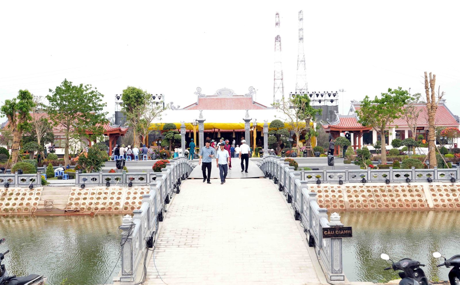 Bến phà Gianh vừa được xây dựng mới, trở thành điểm du lịch tâm linh của tỉnh Quảng Trị.