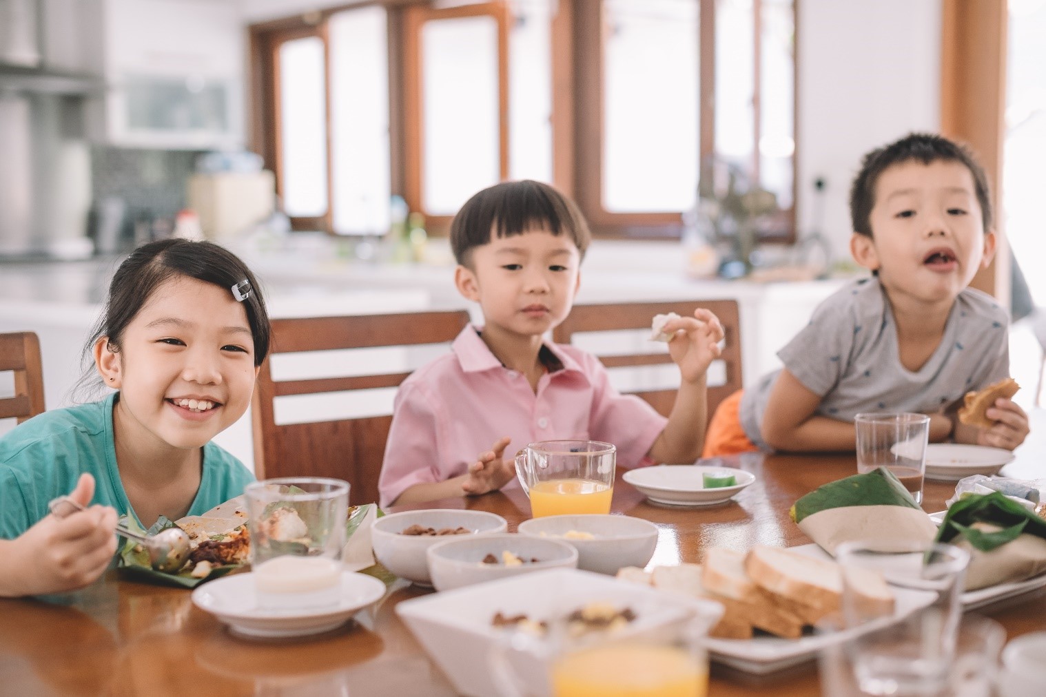 SEANUTS II: Uống sữa vào bữa ăn sáng giúp tăng khả năng hấp thu canxi và vitamin D ở trẻ em