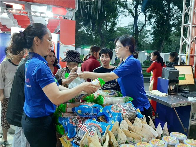 Hà Nội khai mạc Hội chợ hàng hóa nông sản thực phẩm Tết 