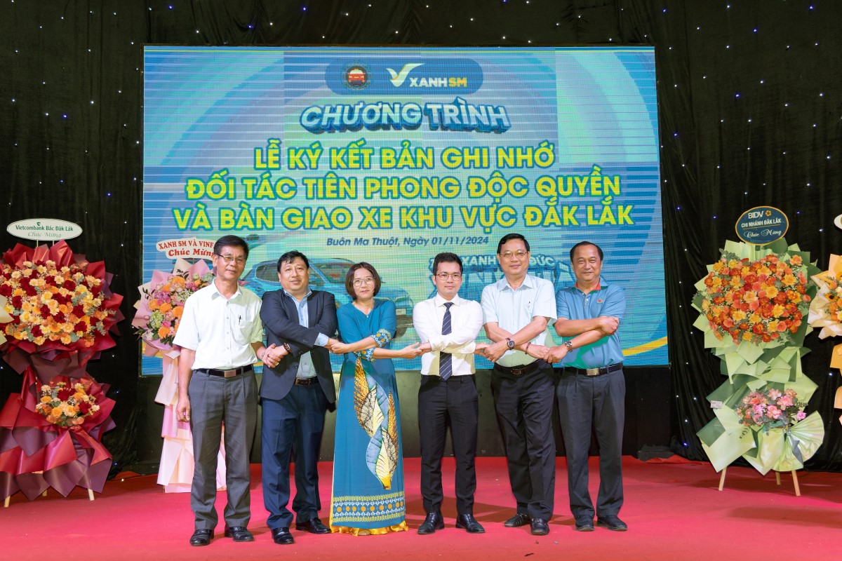 Taxi Việt Đức thuê, mua 400 ô tô điện VinFast, triển khai dịch vụ taxi điện tại Đắk Lắk
