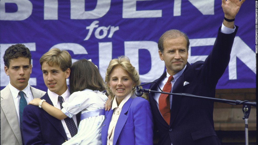 Ông Biden và người vợ thứ hai trong cuộc chạy đua vào Nhà Trắng năm 1988, mà sau đó ông phải từ bỏ do bị cáo buộc đạo văn.