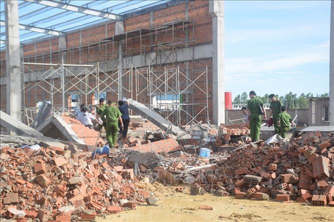 Khởi tố vụ án sập tường công trình ở Khu công nghiệp Nhơn Hòa