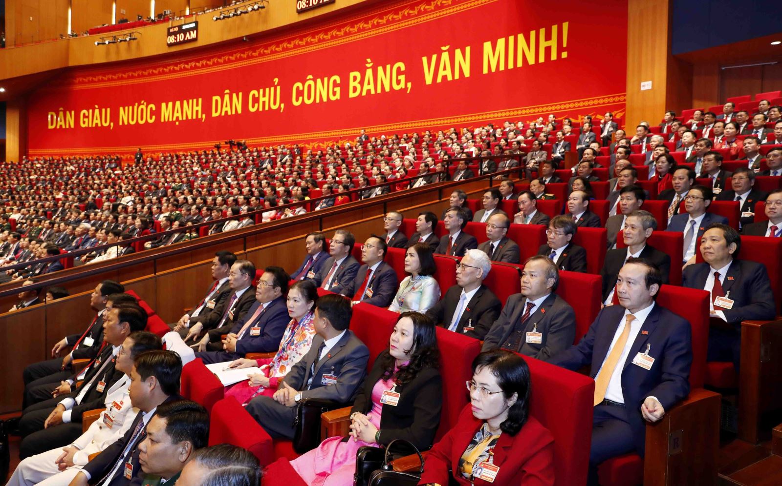 Các đại biểu dự phiên khai mạc Đại hội XIII của Đảng.